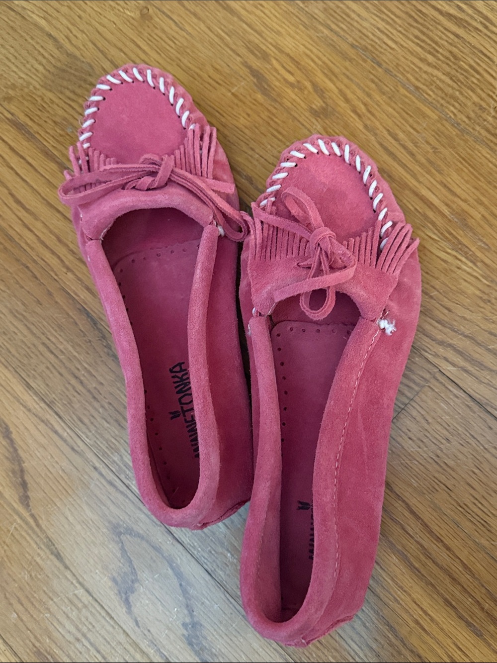 Minnetonka Rose Pink Suede Moccasin Flats with Fringe